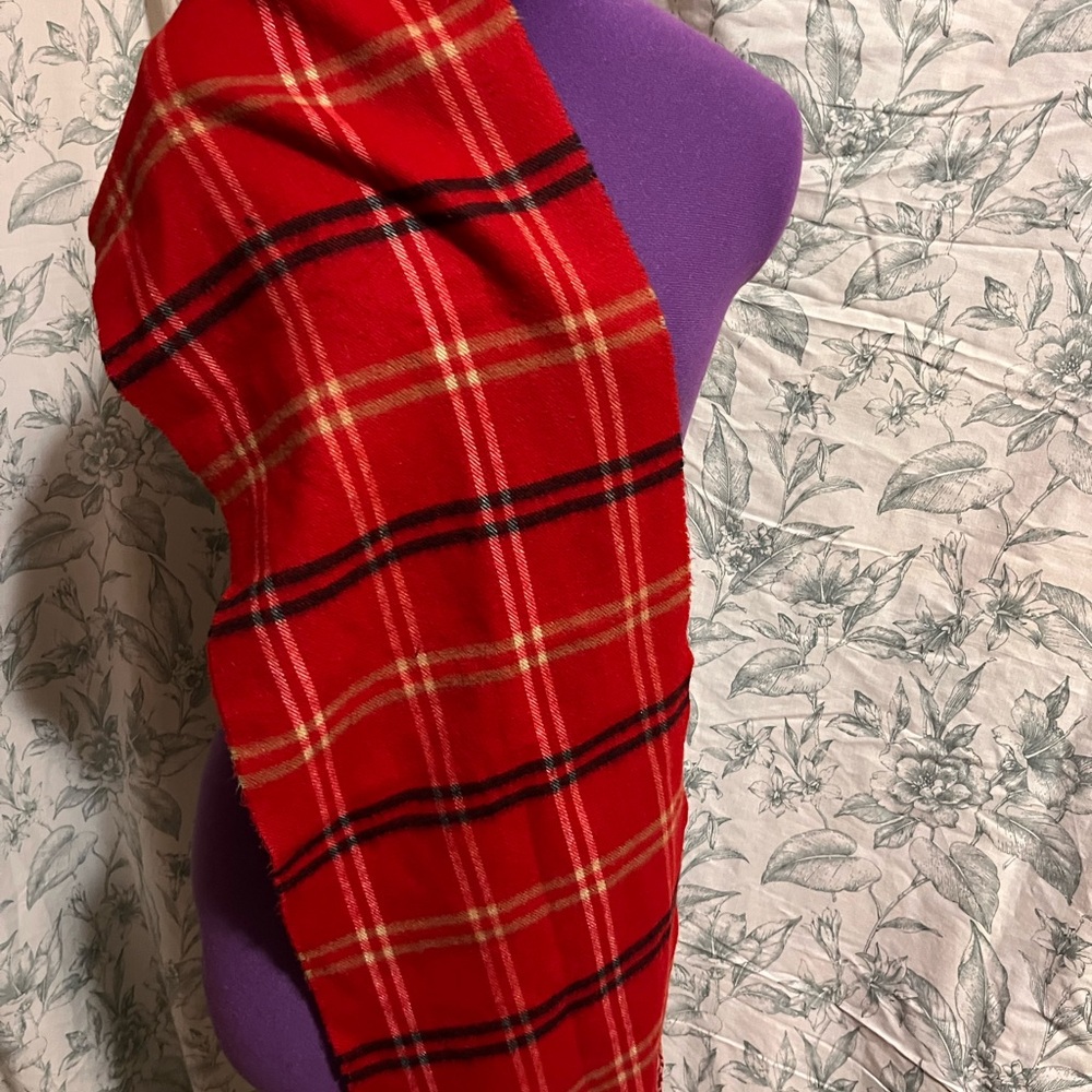D&Y Vibrant Red  Scarf